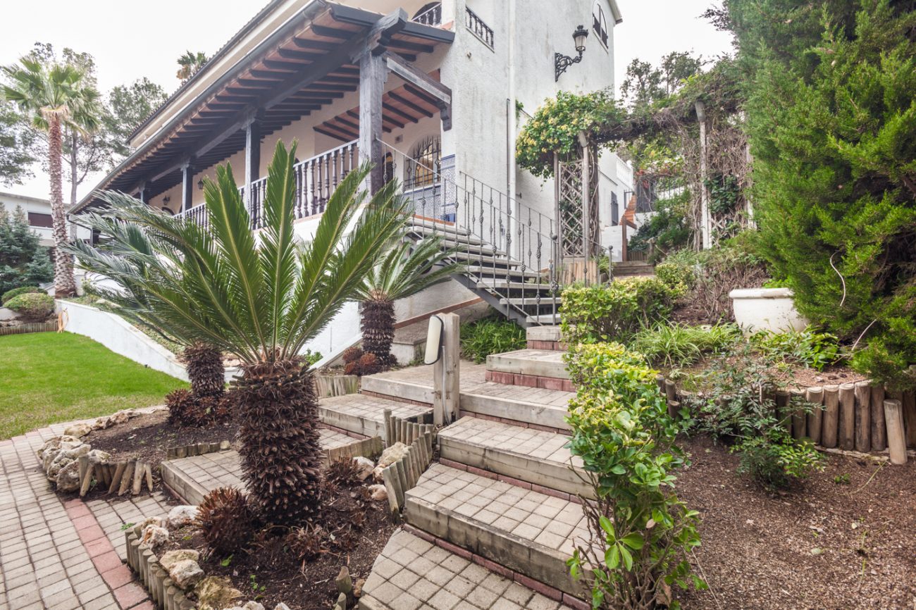 Big house of Castilian style with spectacular views
