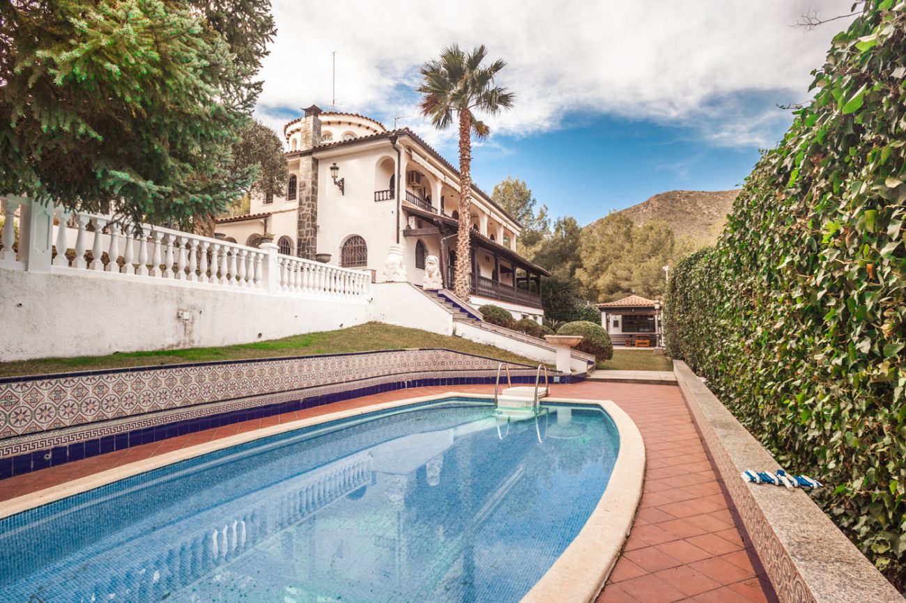 Big house of Castilian style with spectacular views