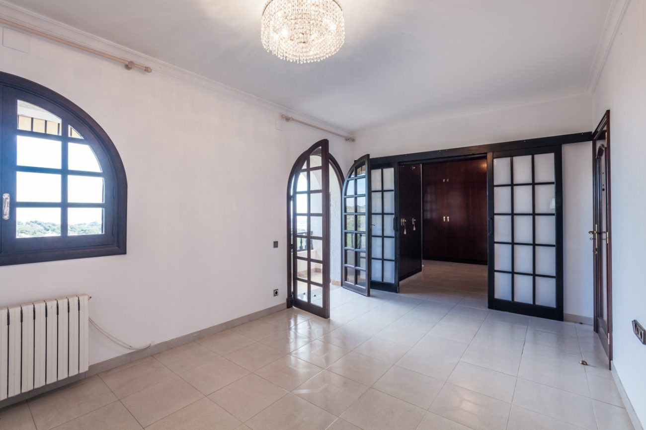Big house of Castilian style with spectacular views