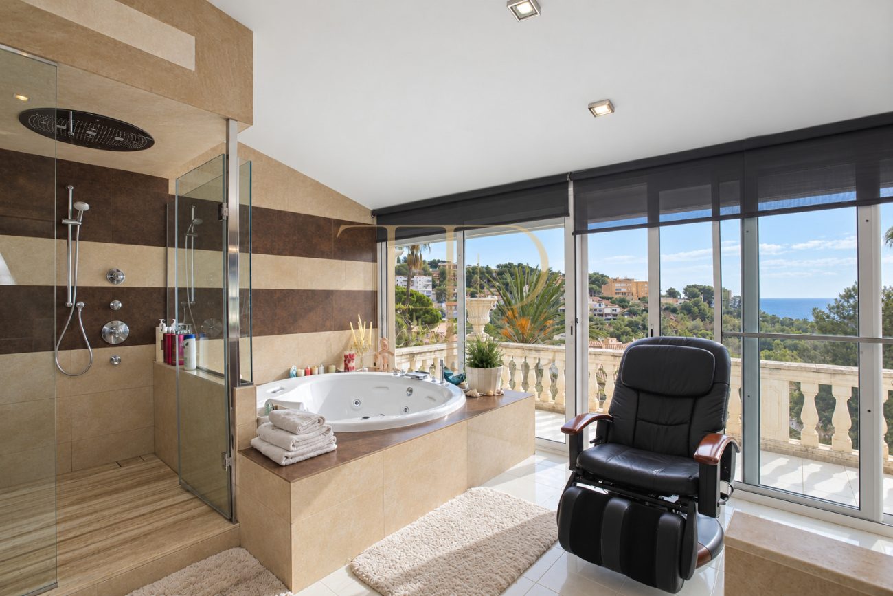 Renovated house with sea views in Castelldefels — rented