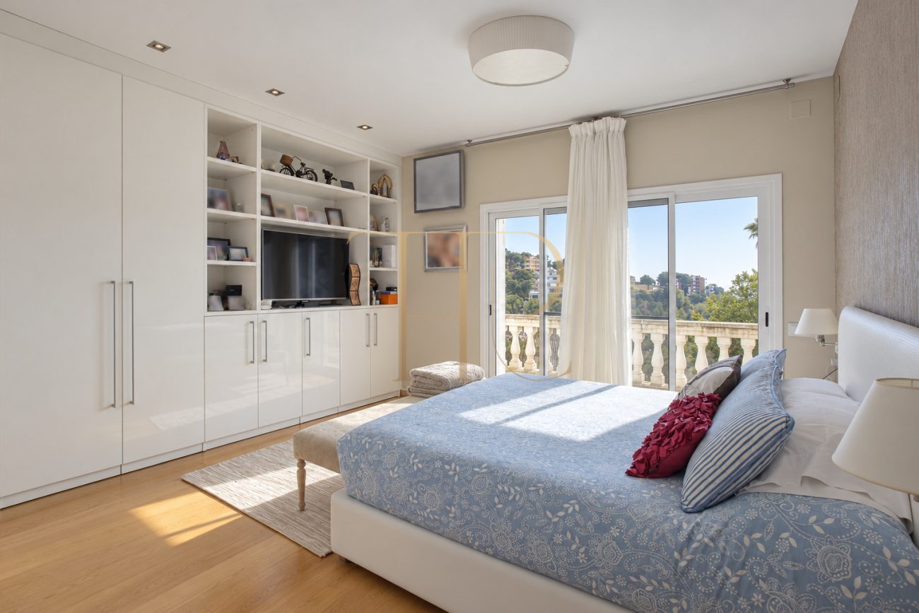 Renovated house with sea views in Castelldefels — rented