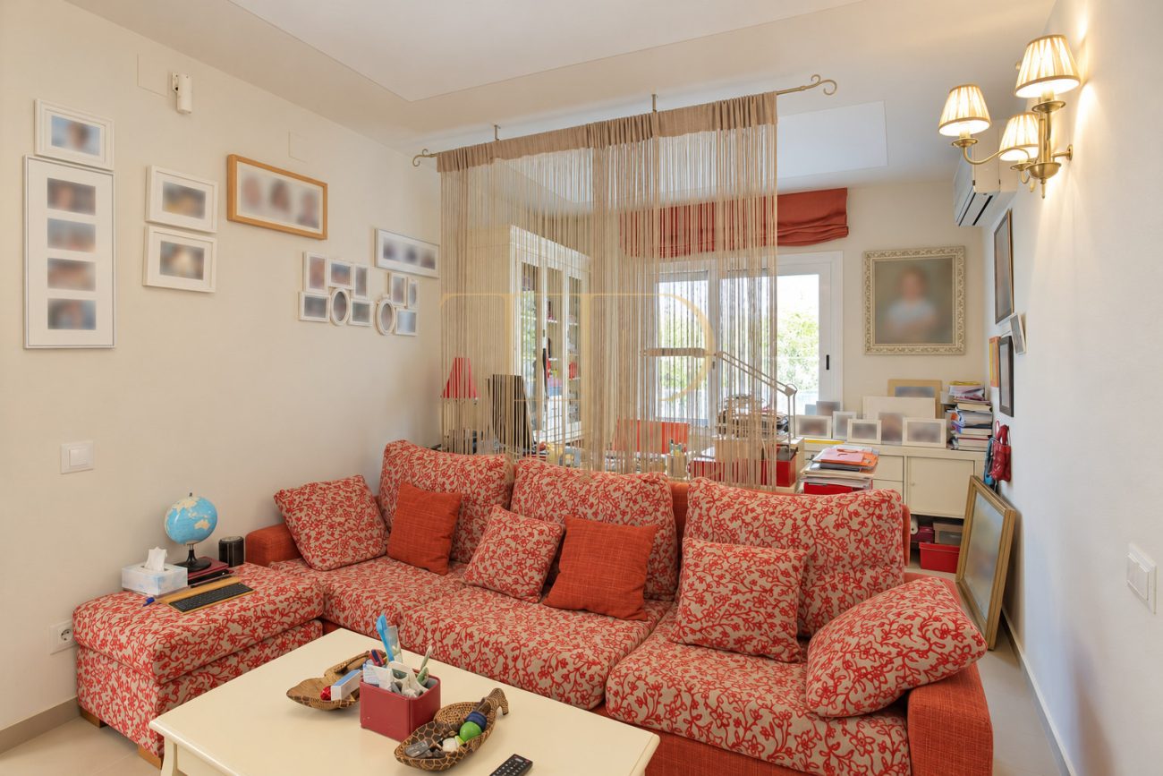 Renovated house with sea views in Castelldefels — rented