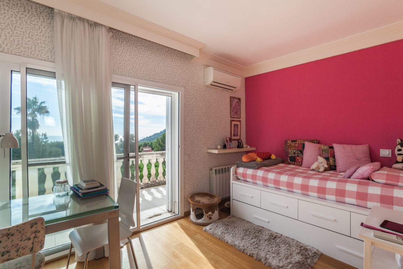 Big renovated luxurious house with views in Castelldefels