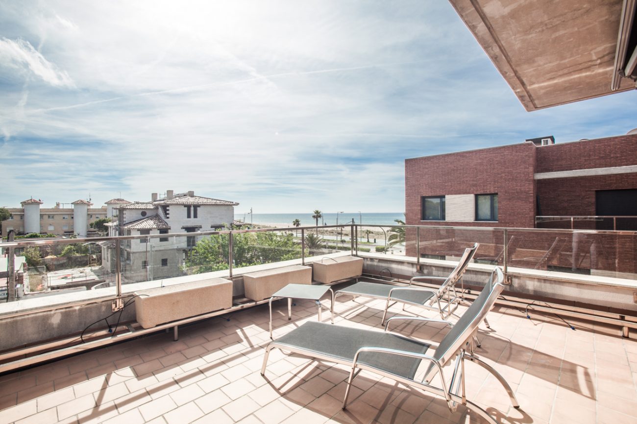 Townhouse by the beach in Castelldefels