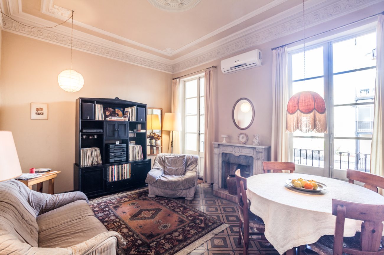Majestic flat in a splendid building