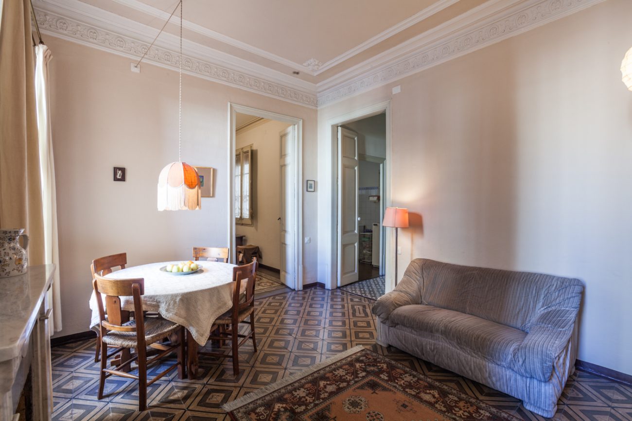 Majestic flat in a splendid building