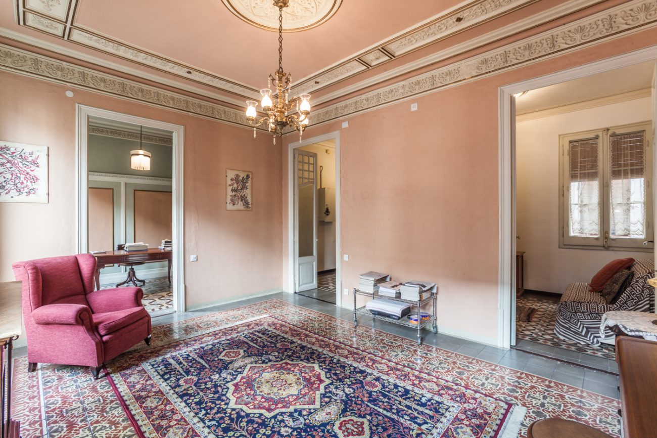Majestic flat in a splendid building