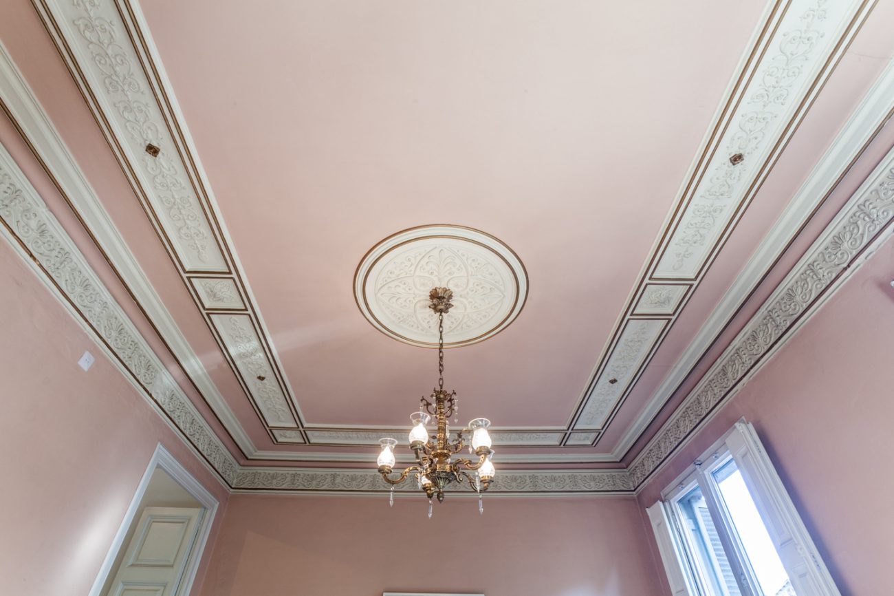Majestic flat in a splendid building