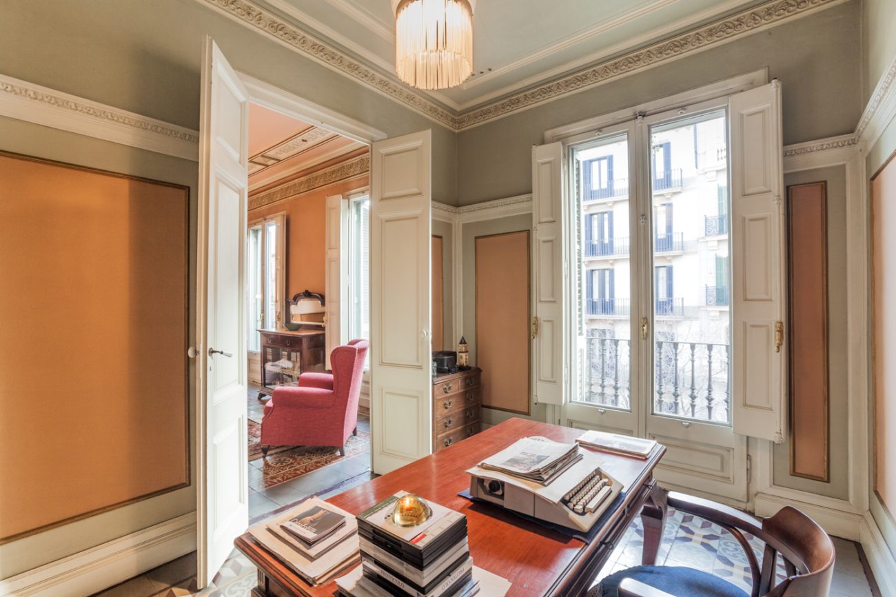 Majestic flat in a splendid building