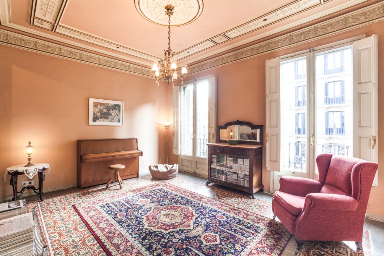 Majestic flat in a splendid building