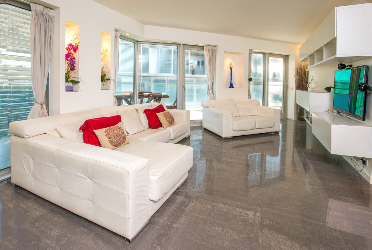 Magnificent penthouse for rent in Selva de Mar