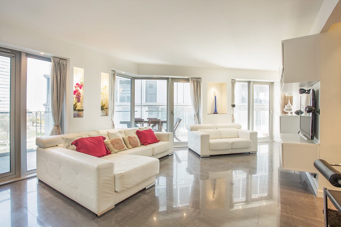 Magnificent penthouse for rent in Selva de Mar