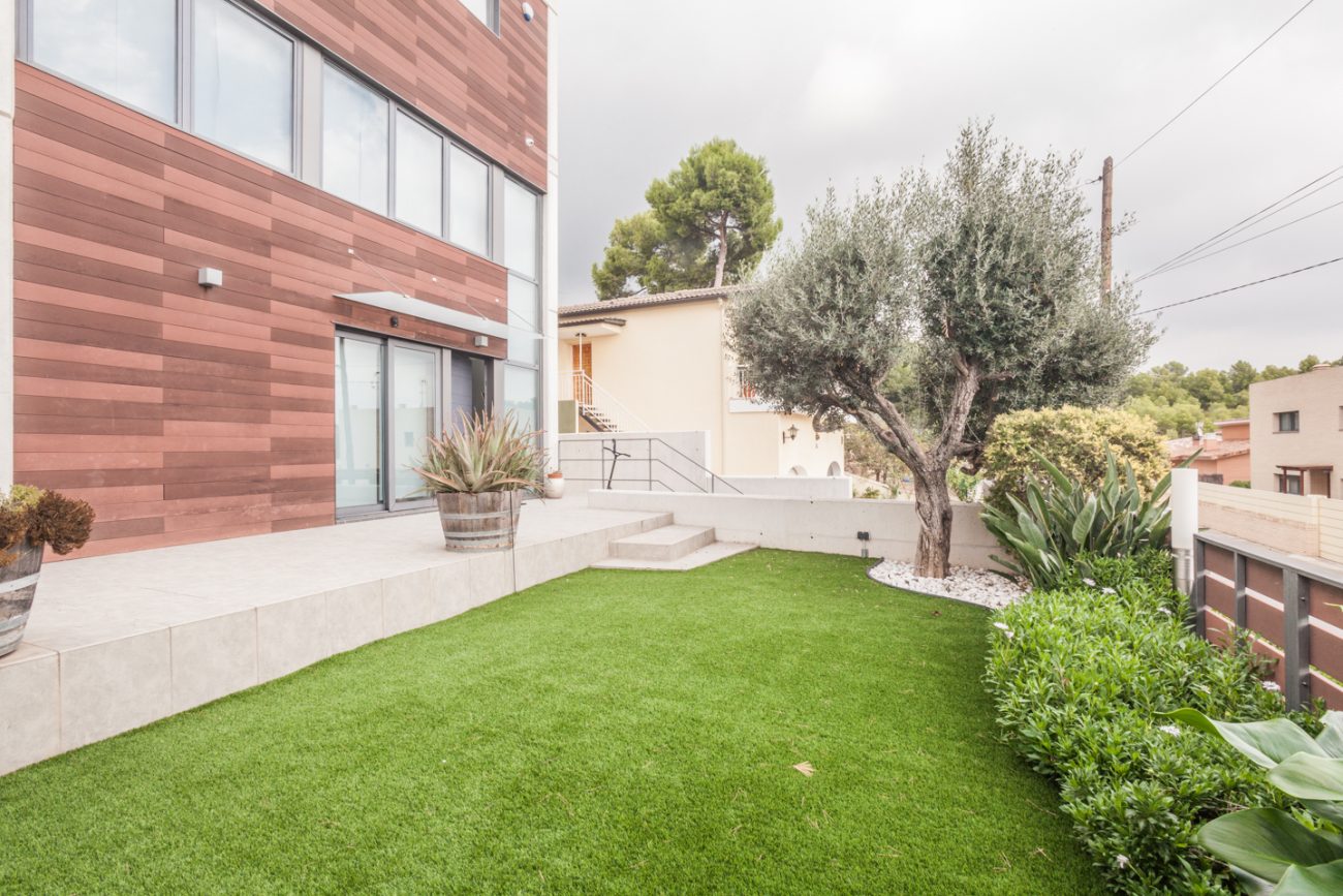 Excellent modern flat with views in Castelldefels