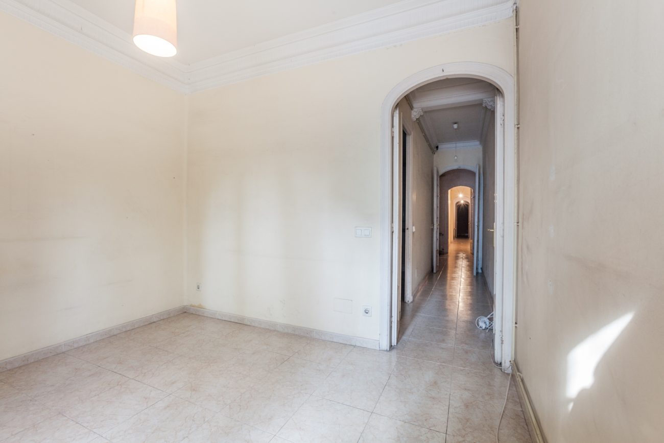 Magnificent flat in Eixample