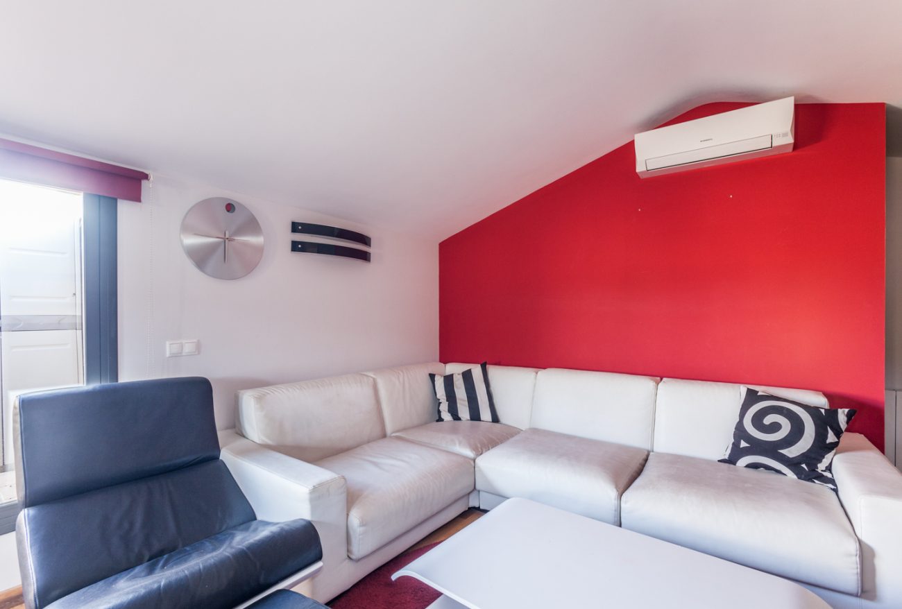 Large light duplex in Castelldefels
