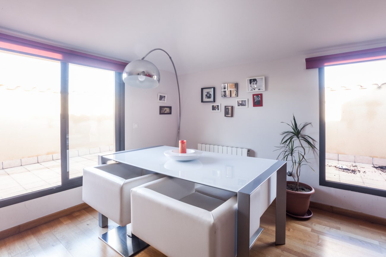 Large light duplex in Castelldefels
