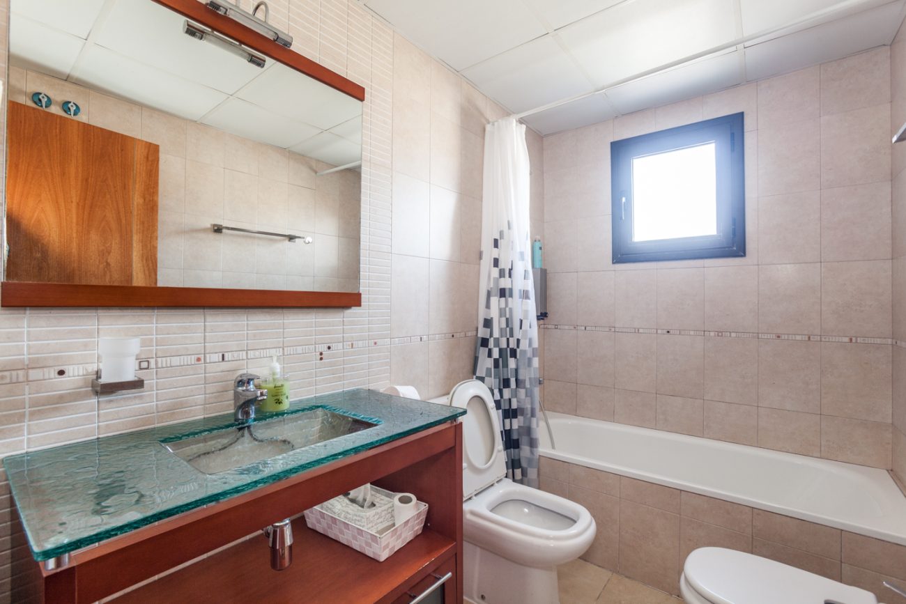 Large light duplex in Castelldefels