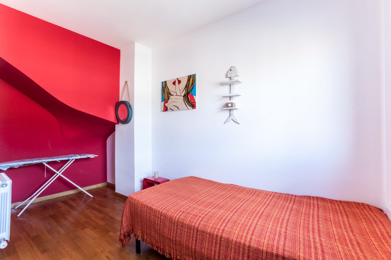 Large light duplex in Castelldefels