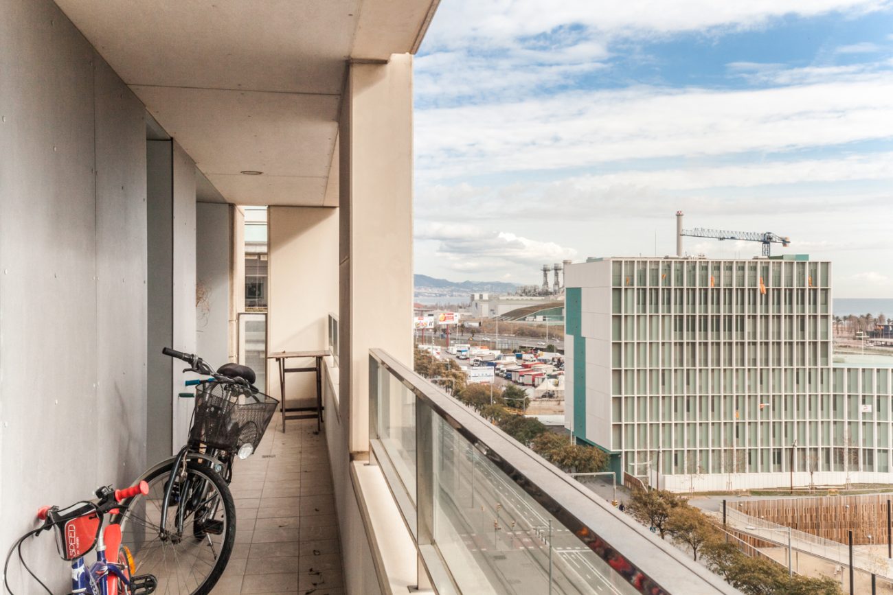 Modern flat with views