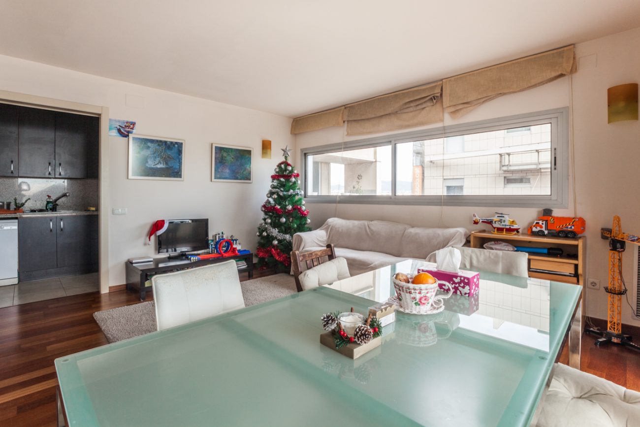 Modern flat with views