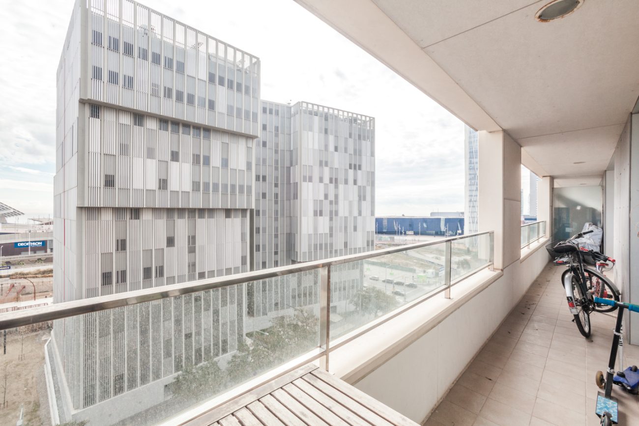 Modern flat with views