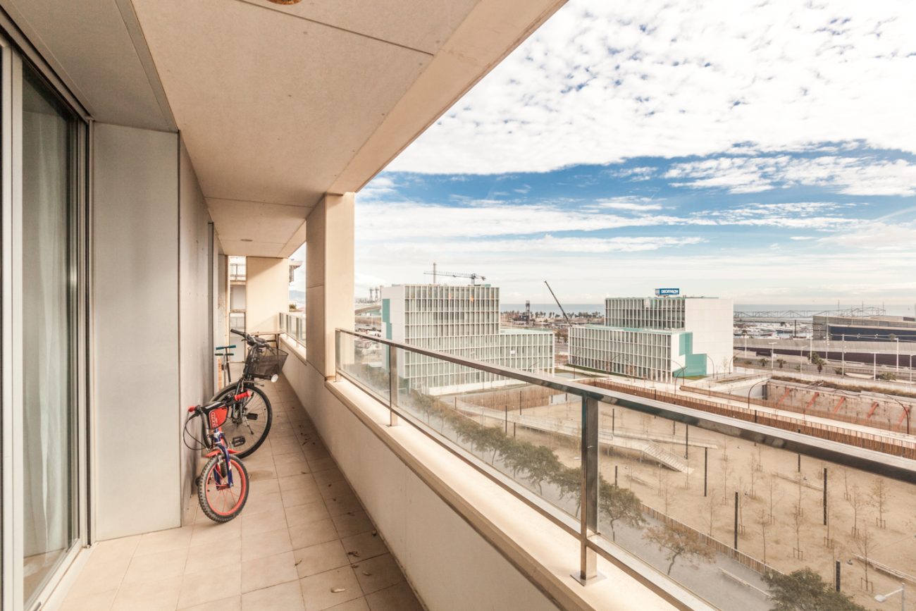 Modern flat with views