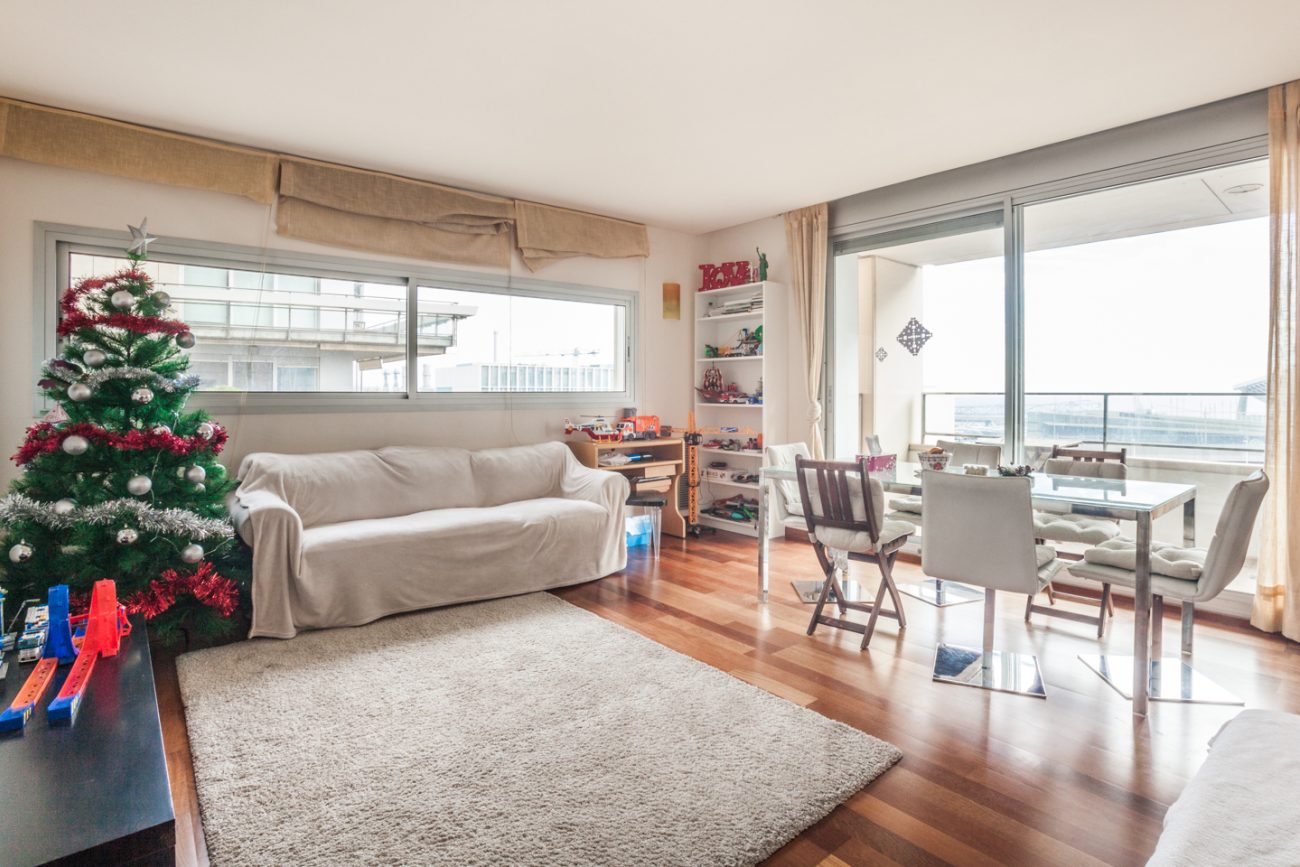 Modern flat with views