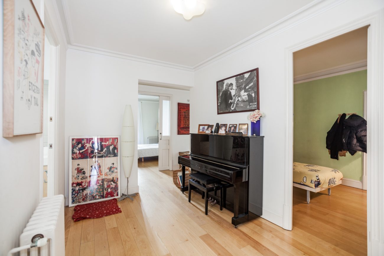 Spectacular flat in listed building