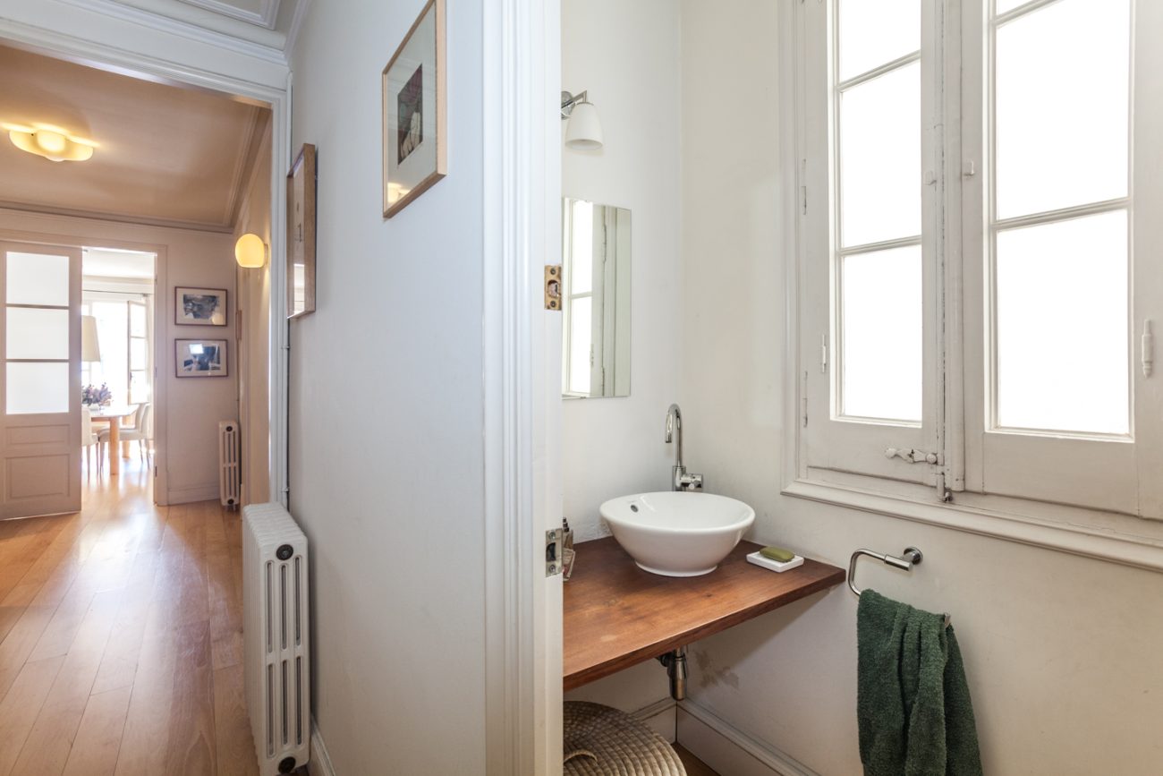 Spectacular flat in listed building