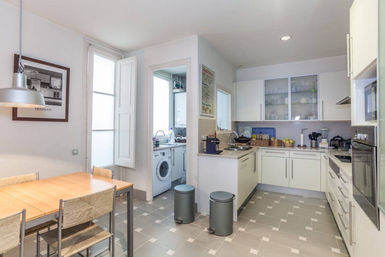Spectacular flat in listed building