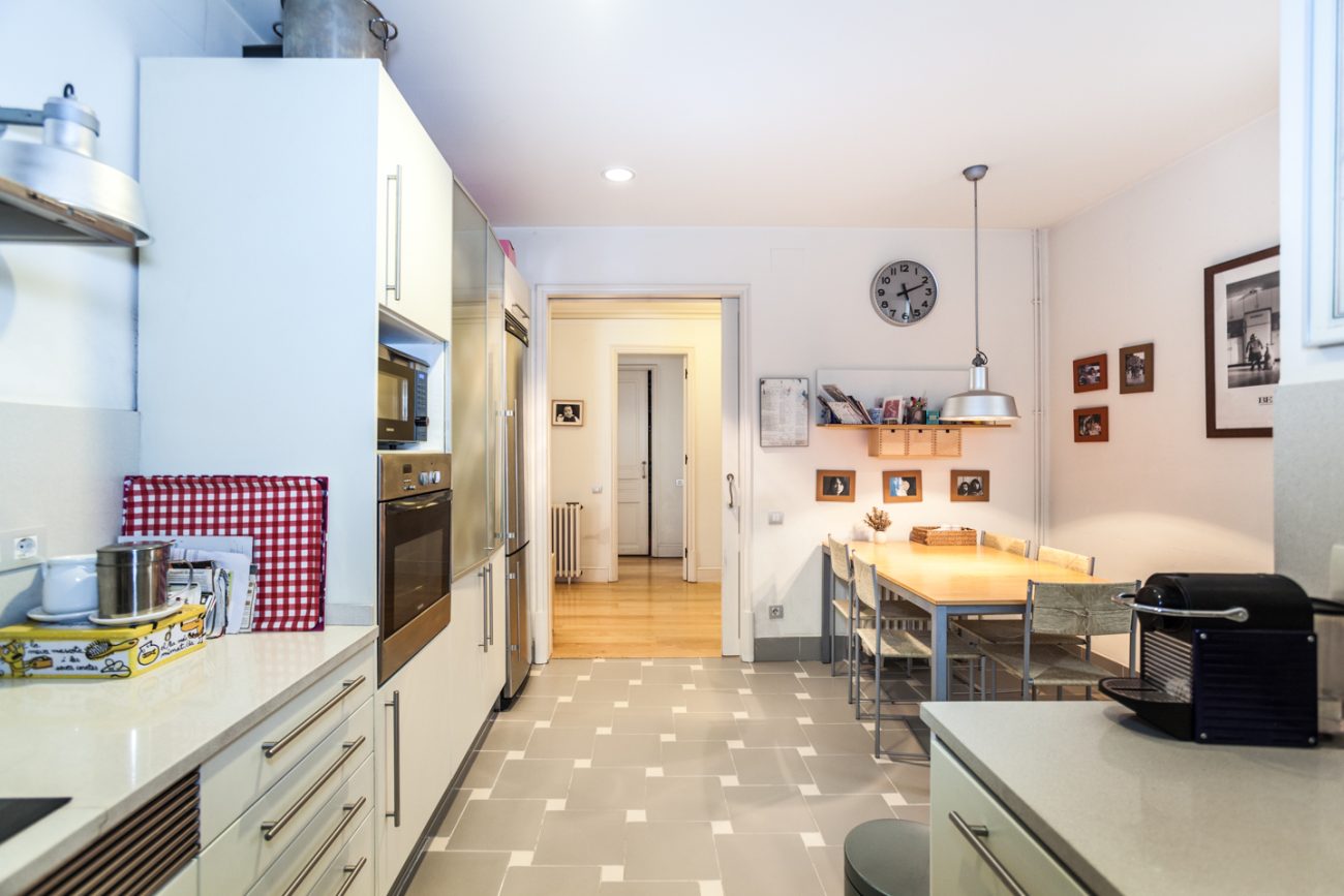 Spectacular flat in listed building