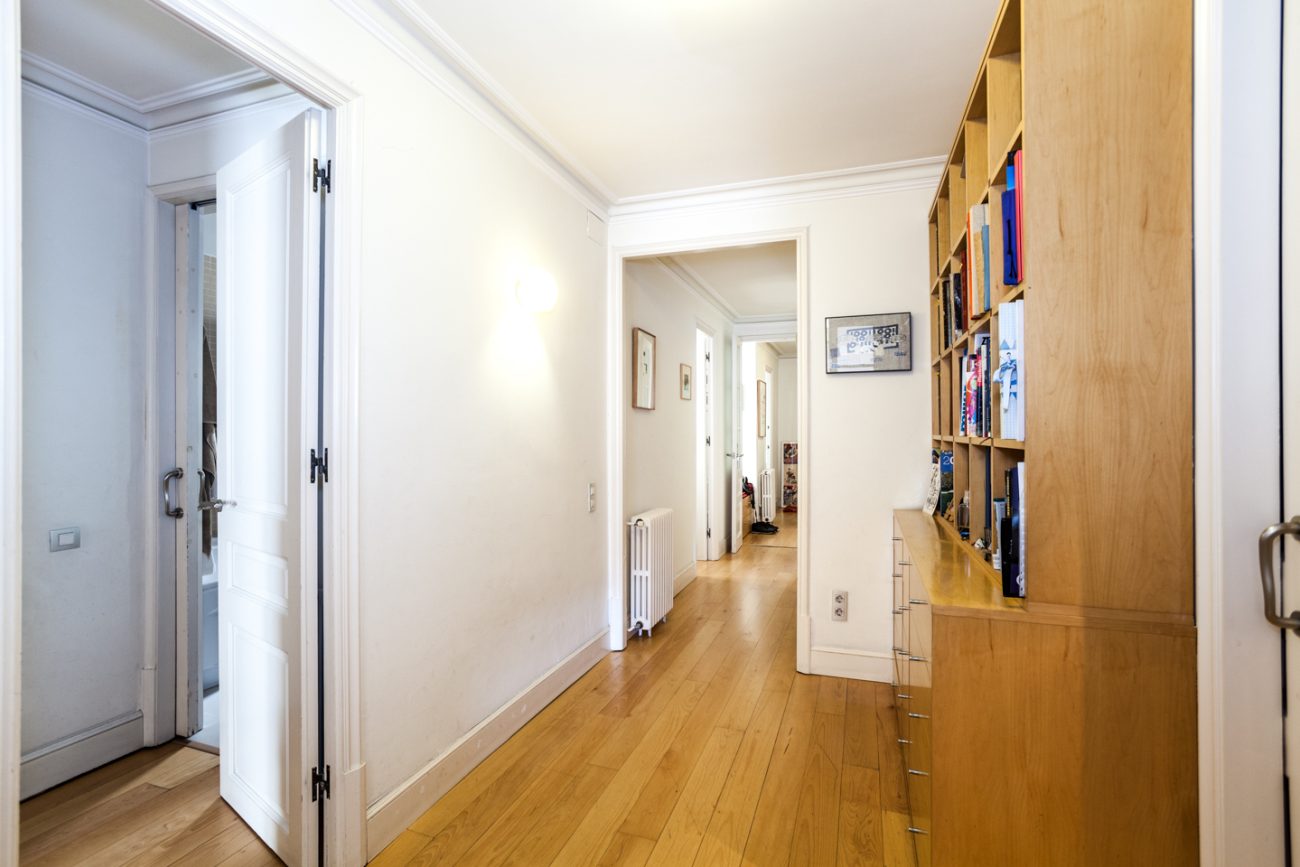 Spectacular flat in listed building