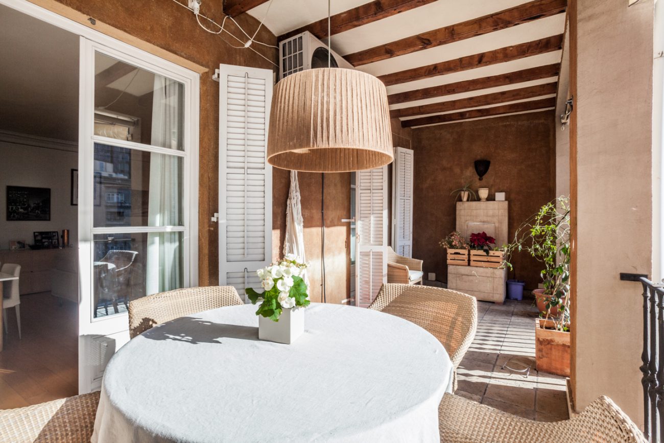 Spectacular flat in listed building