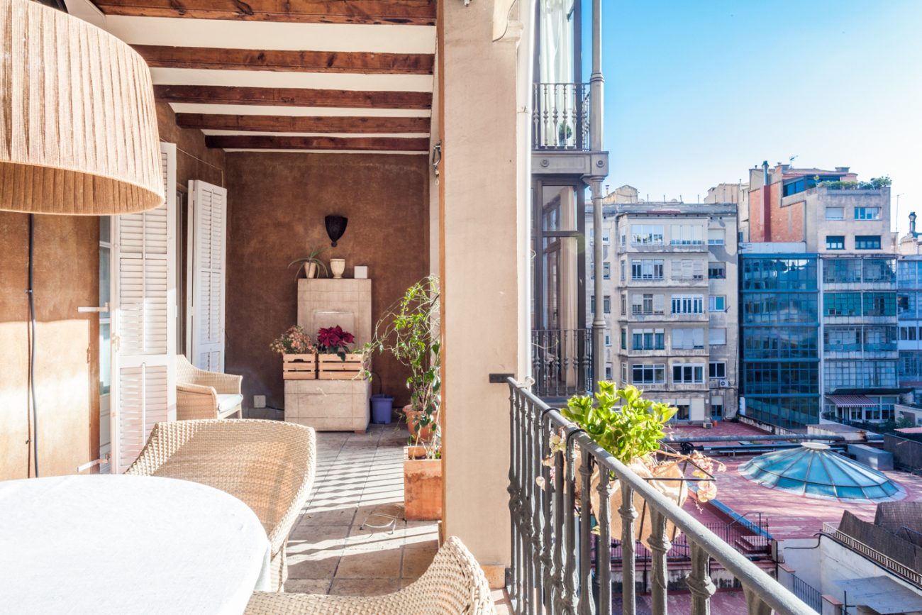 Spectacular flat in listed building