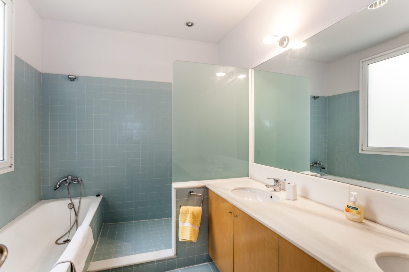 Spectacular flat in listed building