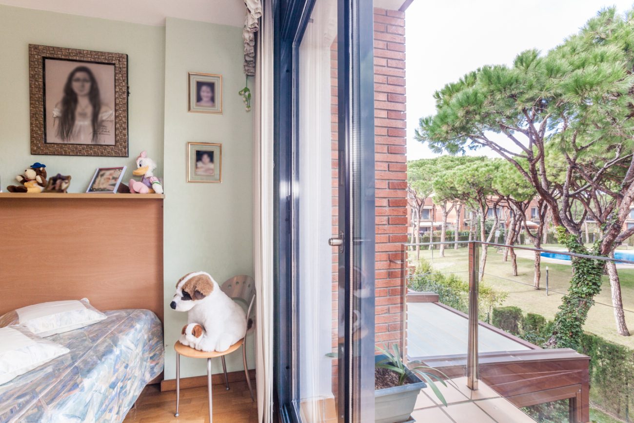 Corner townhouse by Avenida del Mar