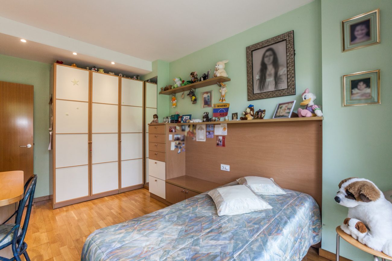 Corner townhouse by Avenida del Mar