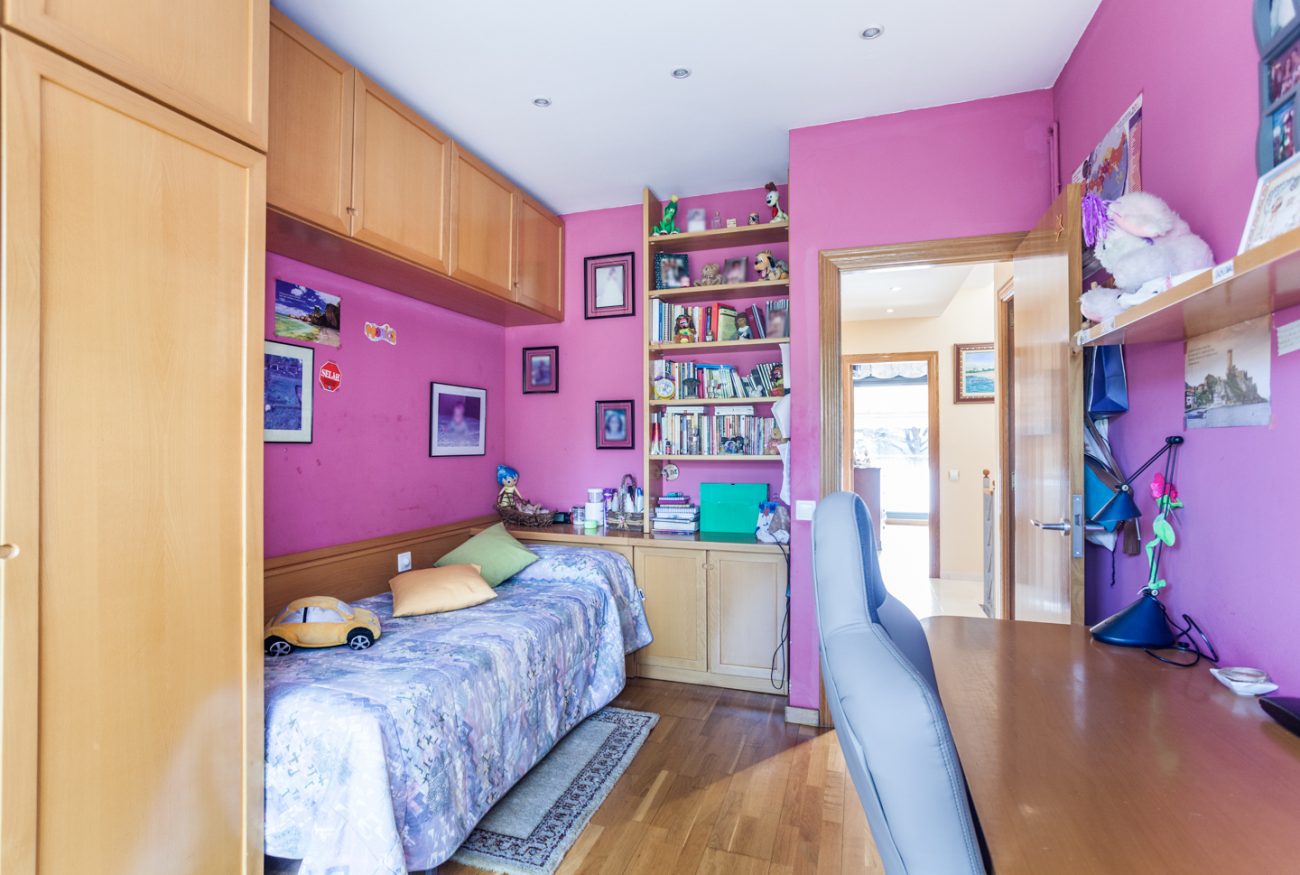 Corner townhouse by Avenida del Mar