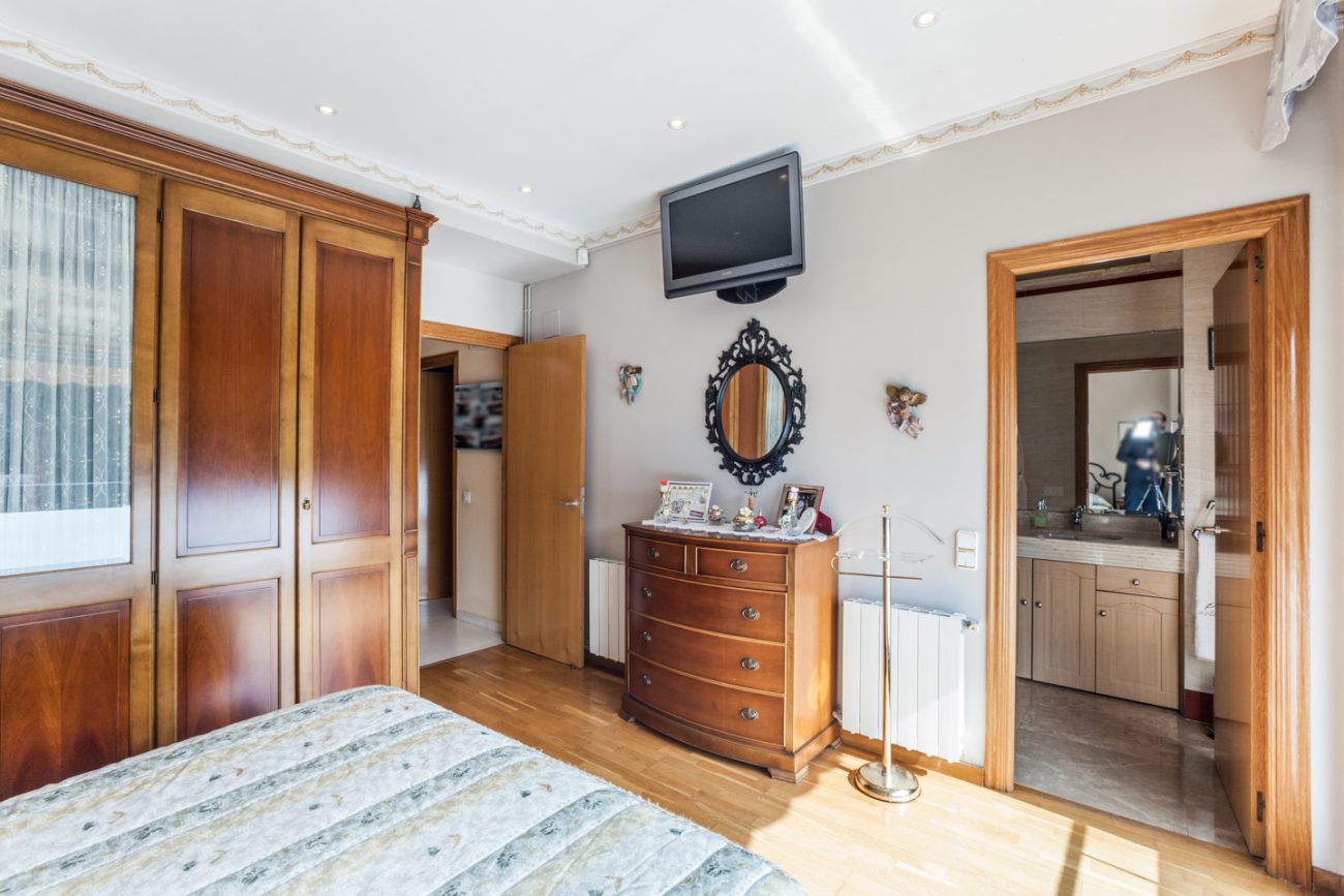Corner townhouse by Avenida del Mar