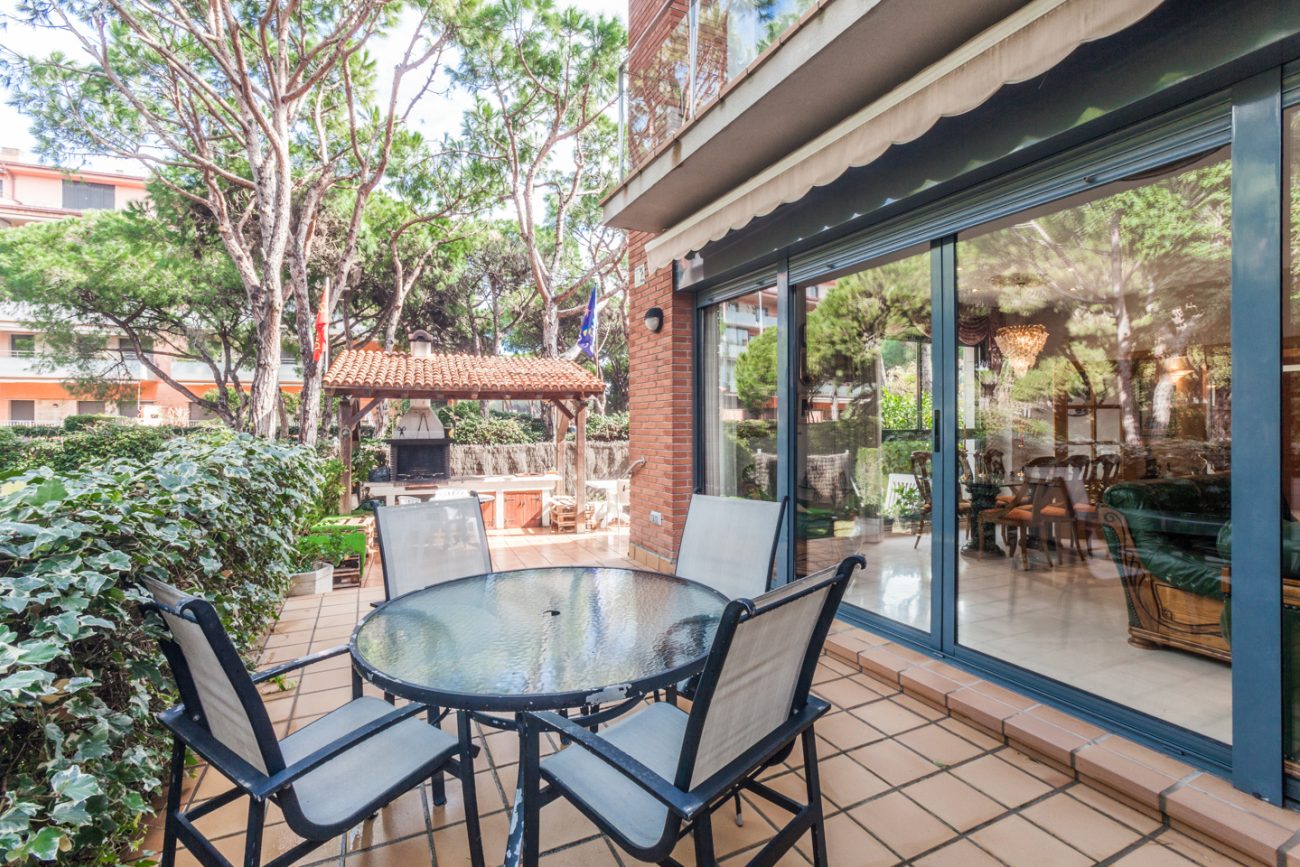 Corner townhouse by Avenida del Mar