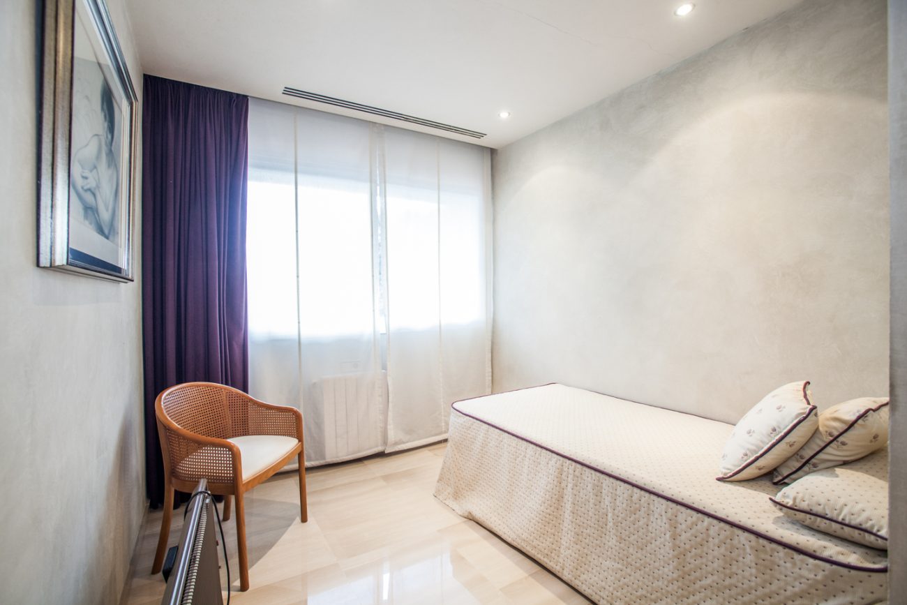 Large corner townhouse in Gava Mar