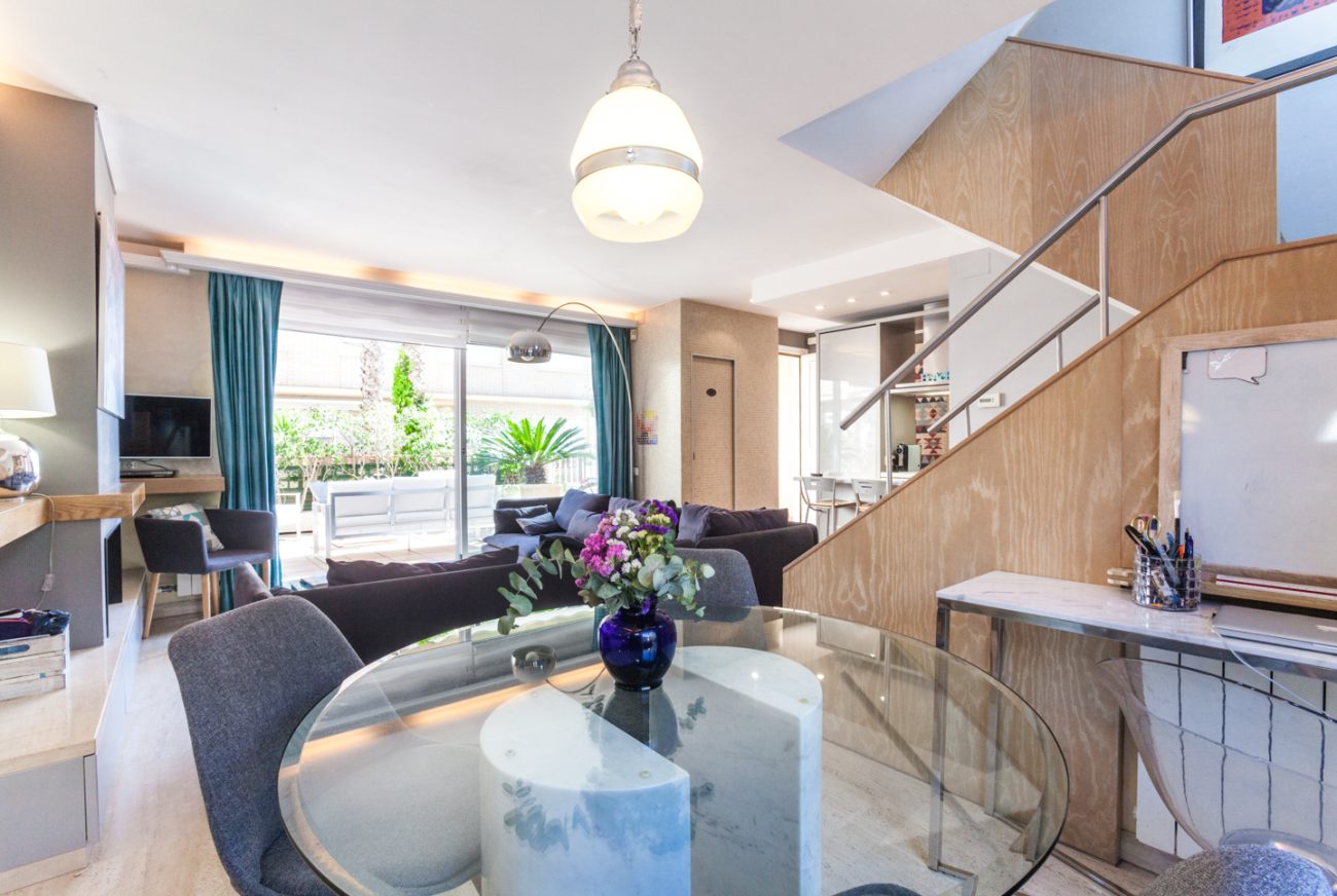 Townhouse with sea views in Castelldefels