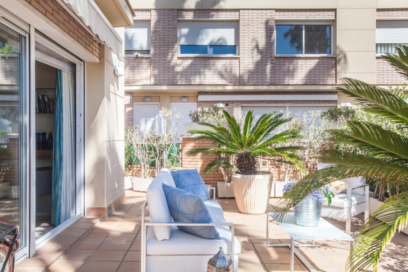 Townhouse with sea views in Castelldefels