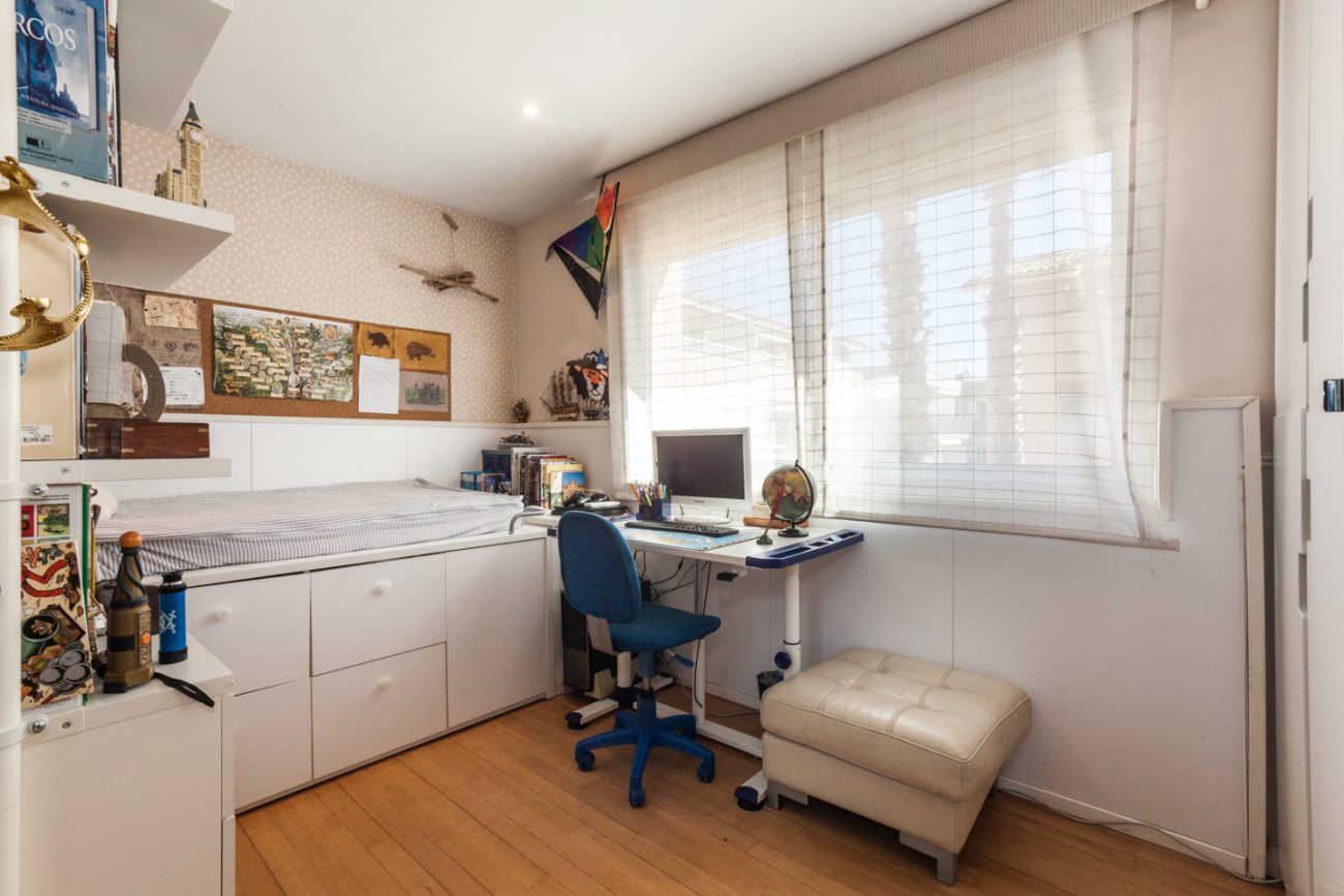 Townhouse with sea views in Castelldefels