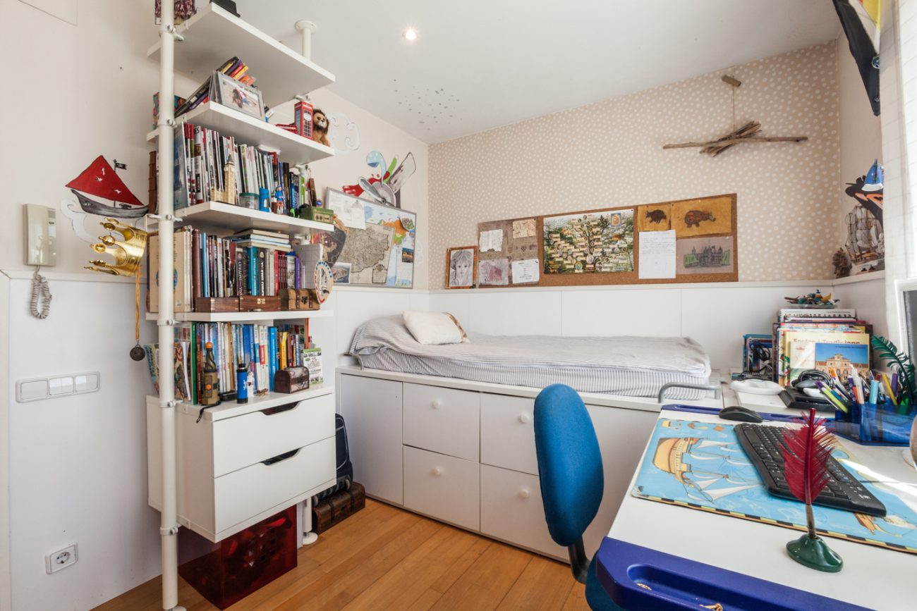 Townhouse with sea views in Castelldefels