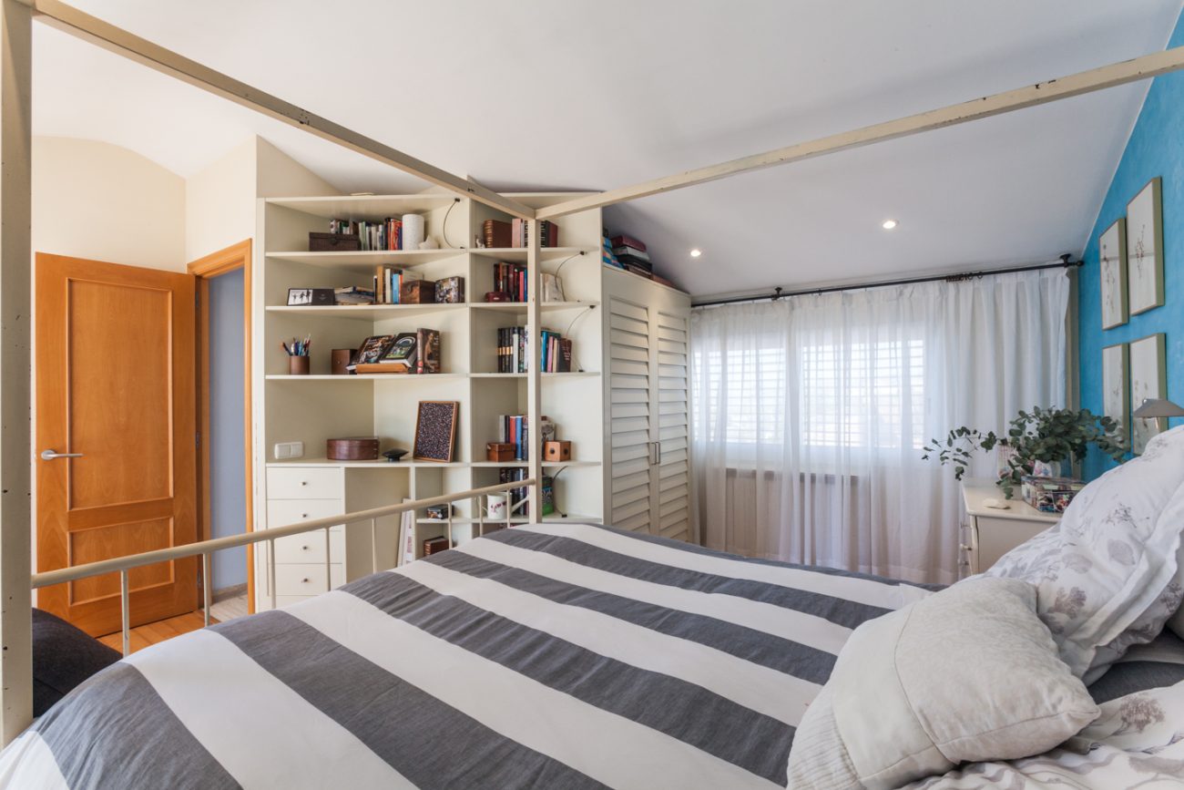 Townhouse with sea views in Castelldefels