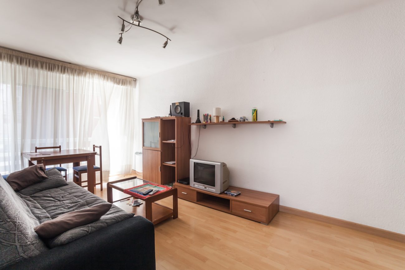 Light apartment in Gavá