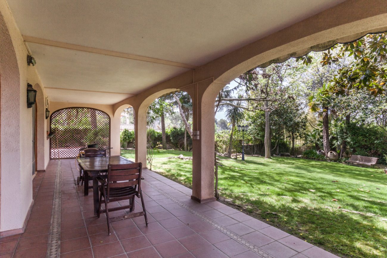 Large house with impressive garden
