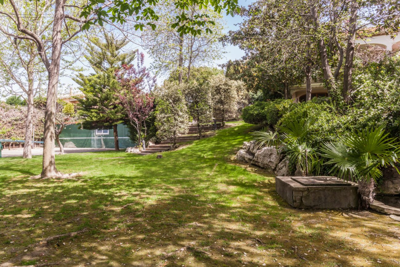 Large house with impressive garden