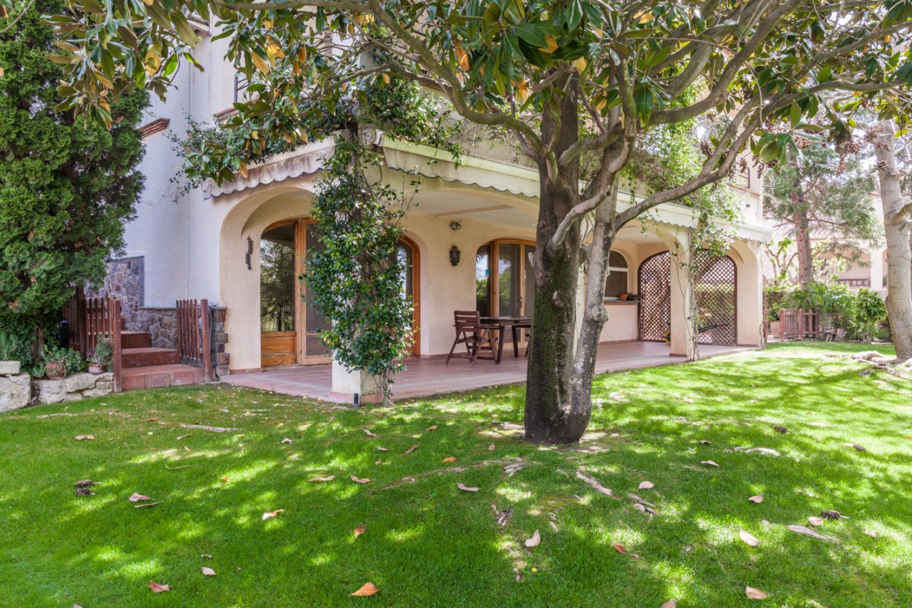 Large house with impressive garden